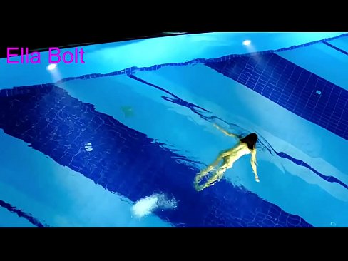 ❤️ Ich kann nicht aufhören zuzusehen, junge Blondine beim Nacktschwimmen im Pool des ELLA BOLT Resorts erwischt ️❌ Super sex bei de.hentai-id.ru ﹏