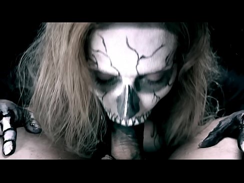 ❤️ Dämonenmädchen lutscht Schwanz mit ihrem schwarzen Mund und schluckt Sperma. ️❌ Super sex bei de.hentai-id.ru ﹏